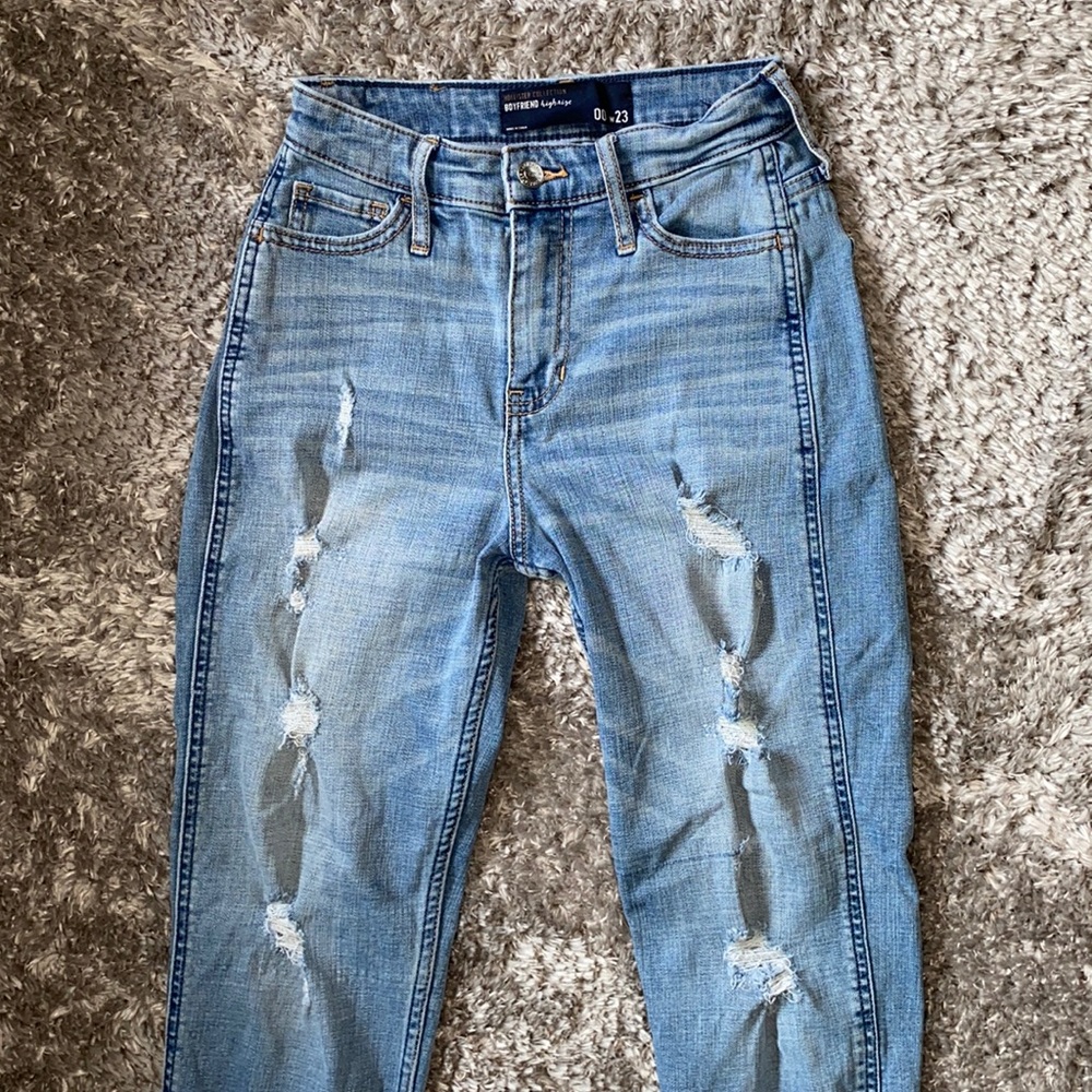 Hollister boyfriend/mom jeans